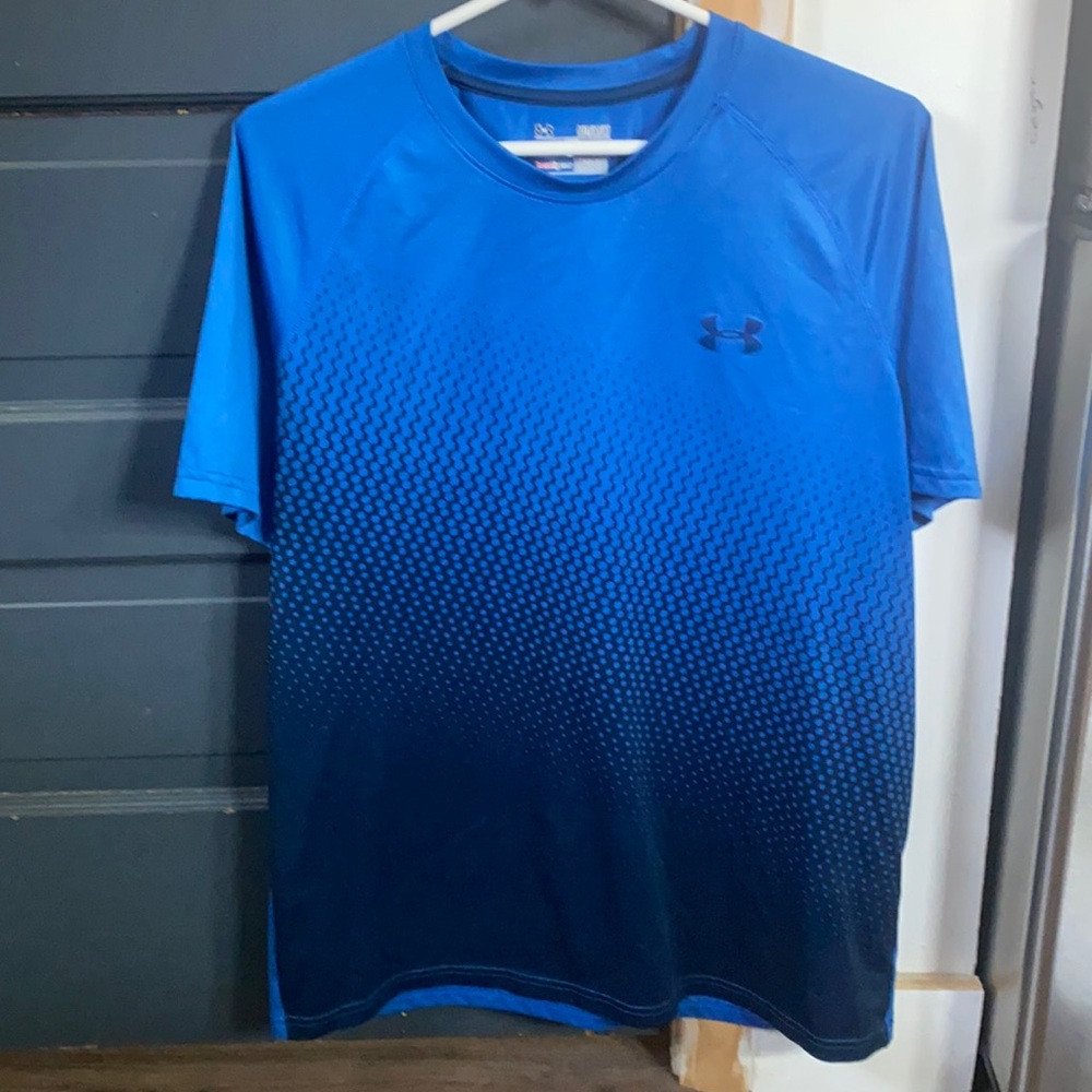 Men’s medium blue Under Armour t-shirt